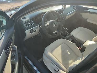 Volkswagen: Volkswagen Jetta: 2011 г., 2.5 л, Ручные, Бензин, Седан — 6