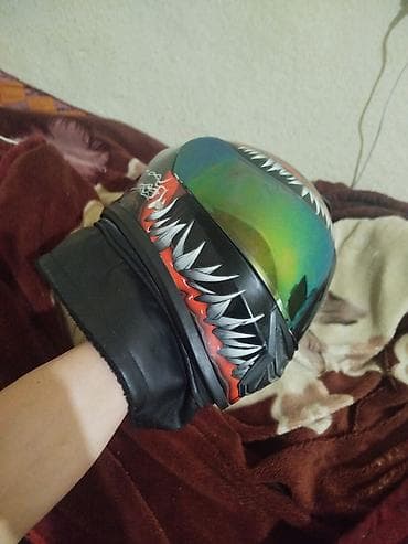 Скутерлер: Мото шлеми, Колдонулган — 5