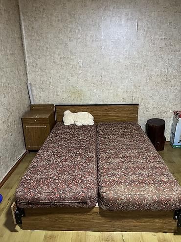 шифе: Срочно продаётся диван шифоньер 5000 сом кровать 🛌 4000 сом зеркало — 2
