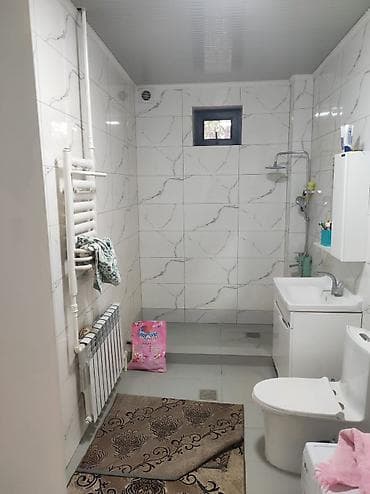 без хозяев: Арендага эки этаждуу үй берилет узак мөөнөткө. Биринчи этажда 6 — 3