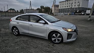 byd song plus: Hyundai Ioniq: 2018 г., 1.6 л, Гибрид, Хэтчбэк — 3
