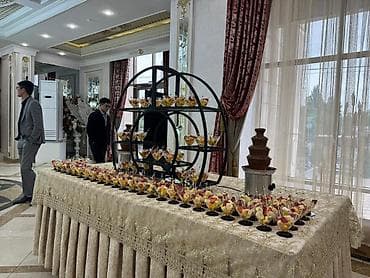 Кухонные принадлежности: Продается комплект для фуршета В комплекте один 5 ярусный фонтан два — 4