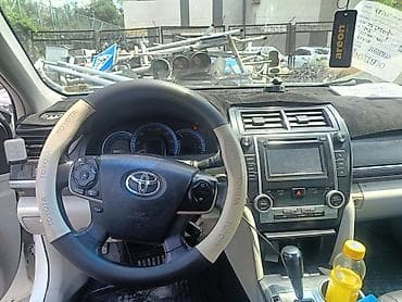 Toyota Camry: 2013 г., 2.5 л, Автомат, Гибрид, Седан — 6