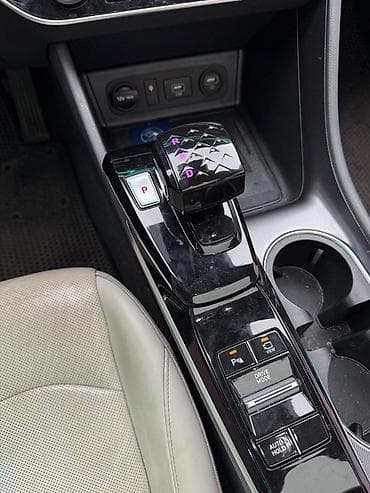 n line: Hyundai Sonata: 2019 г., 2 л, Автомат, Гибрид, Седан — 10