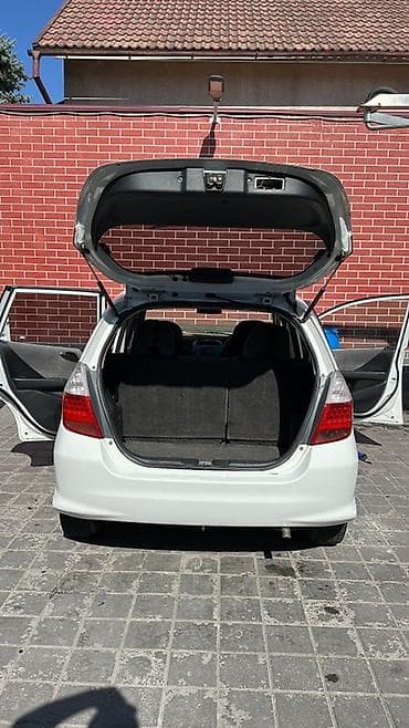Honda Fit: 2002 г., 1.3 л, Автомат, Бензин, Хетчбек — 4