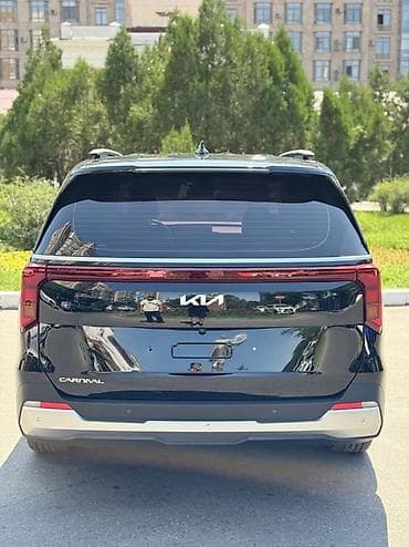 Kia Carnival: 2024 г., 3.5 л, Автомат, Бензин, Вэн/Минивэн — 4