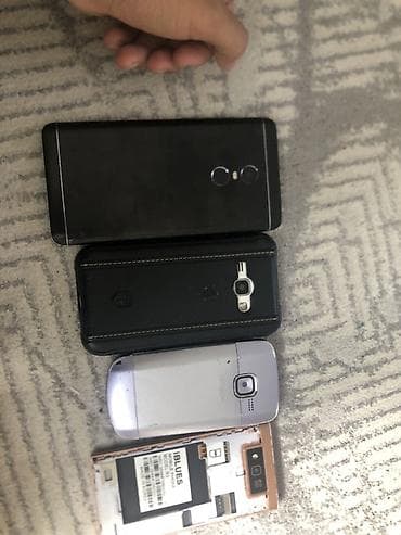 Подборка старых мобильных телефонов и смартфонов для