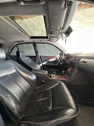 срочно продам авто в связи с переездом: Mercedes-Benz E-Class: 2000 г., 3.2 л, Автомат, Бензиновая, Седан — 7