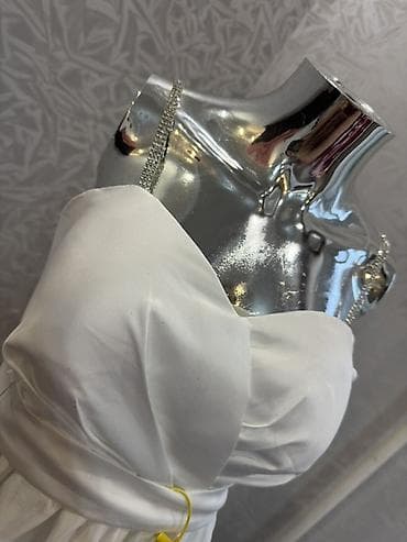 Платье-коктейль с корсетным лифом и пышной юбкой до колена. - Два — 2