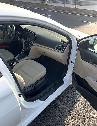тик: Hyundai Elantra: 2018 г., 2 л, Автомат, Бензин, Седан — 3