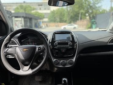 chevrolet машина: Chevrolet Spark: 2018 г., 1 л, Автомат, Бензин — 5