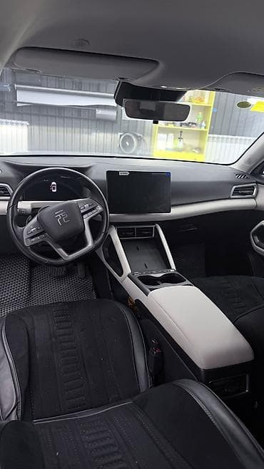 byd e9 2021: BYD Yuan Up: 2025 г., Электромобиль — 5