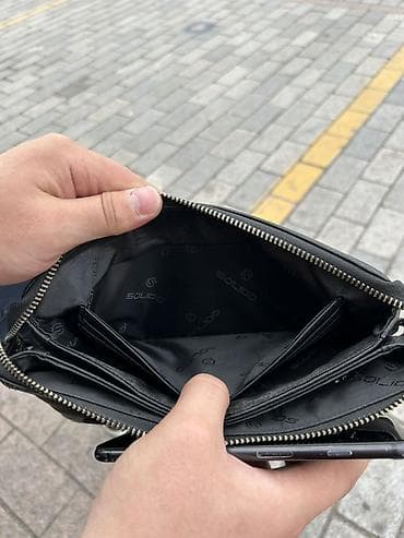 Сумки: Покупал за 30.000 в свое время, срочно деньги нужны продаю за — 8