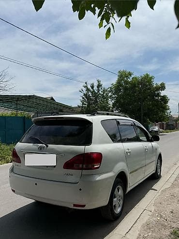 Toyota Ipsum: 2002 г., 2.4 л, Автомат, Бензин, Минивэн