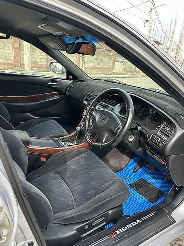 машина с газом: Хонда инспаир (сабер) 2,5 бензин-газ Мотор каробка в идеале расхода — 10