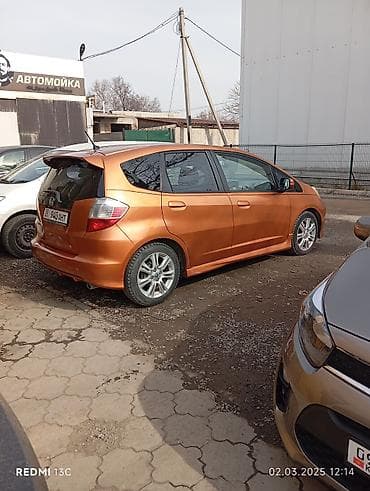малолитражка машина: Honda Fit: 2010 г., Бензин, Хэтчбэк — 4