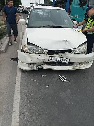 Унаа: Honda Odyssey (RA6/RA7) — универсал/минивэн японской сборки, правый — 3
