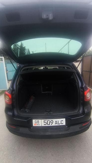 катафоты: Volkswagen Tiguan: 2011 г., 2 л, Автомат, Бензин, Кроссовер — 3