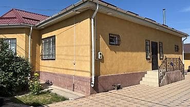 учас: Просторный одноэтажный дом с благоустроенным двором и качественной — 2