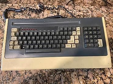 гитара даром: ПРИМУ В ДАР. Ищу старые клавиатуры, я сам его заберу. оно должно — 2