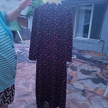 Жеке буюмдар: Платье миди с длинными рукавами и принтом мелких красных цветов на — 1