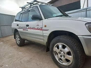 b class: Toyota RAV4: 1996 г., 2 л, Автомат, Бензин, Кроссовер — 9