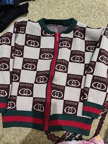 Джинсы: Отдам за чисто символическую плату 500 сом вещи в отличном состоянии — 9