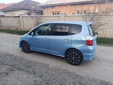 Продажа авто: Honda Fit: 2002 г., 1.5 л, Вариатор, Бензин, Хэтчбэк — 2