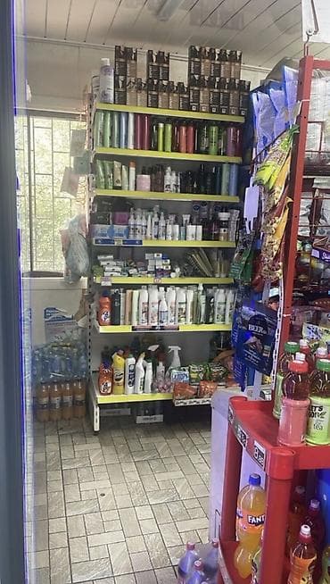 4-й мкр Продается действующий продуктовый магазин Площадь: 30м2