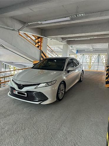 Toyota Camry: 2019 г., 2.5 л, Автомат, Бензин, Седан — 3