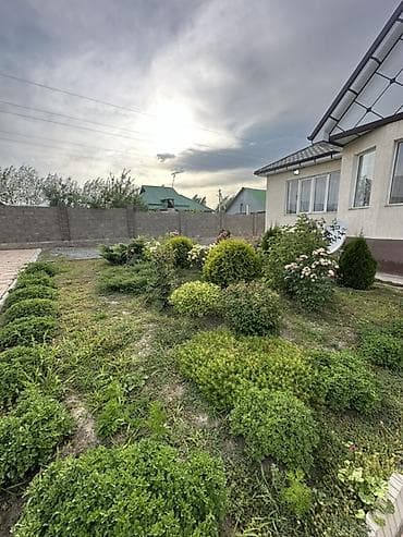 Дома: 📍 В Сокулуке продаётся дом на участке 20 соток. 🏡Площадь дома — 5