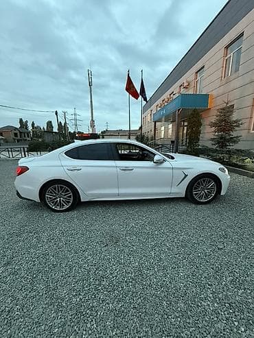 салон гольф: Genesis G70 — интерьер бизнес-класса - Роскошный салон из коричневой — 6