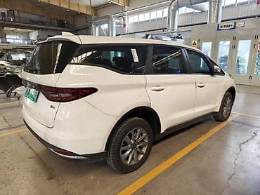 на мпв: JMEV : 2021 г., Электромобиль, Минивэн — 6