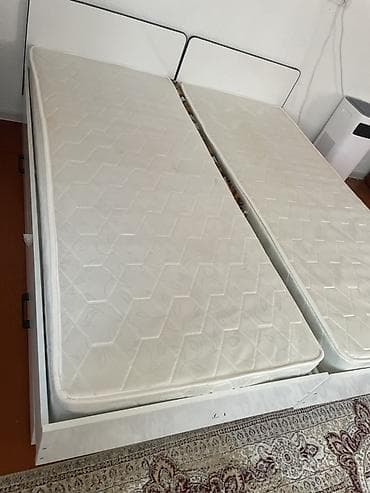 bunk bed: Двуспальная кровать с двумя отдельными матрасами и выдвижными ящиками — 3