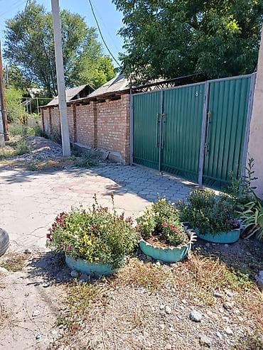 Дома: Дом с большим крытым двором и удобным подъездом в селе Новопокровка — 6
