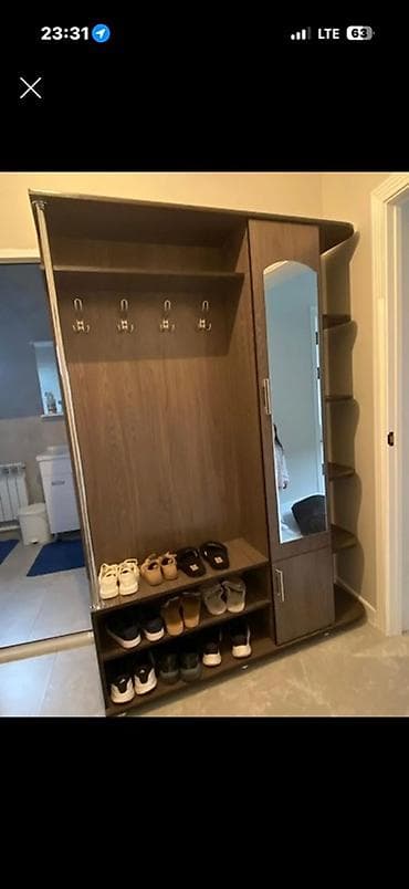 Прихожая модульная из ЛДСП в древесном тоне. Состав и