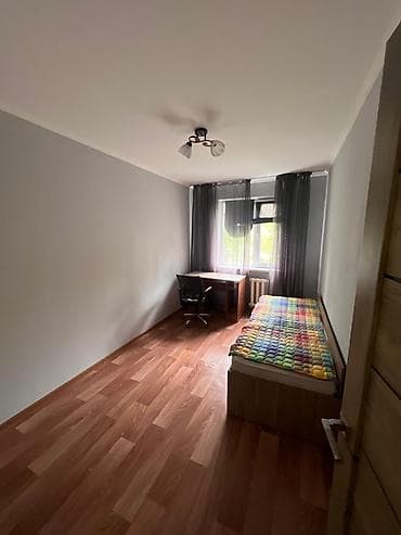 комната кудайберген: 13 м², Эмереги менен — 2