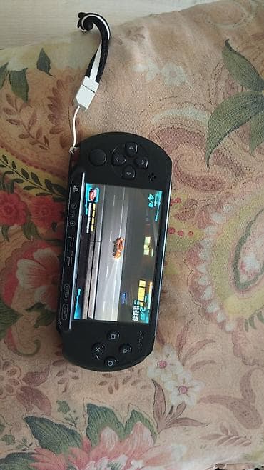 Портативная игровая консоль Sony PSP (серия Е 1004 2 с). - Цвет at lalafo.kg Портативная игровая консоль Sony PSP (серия Е 1004 2 с). - Цвет