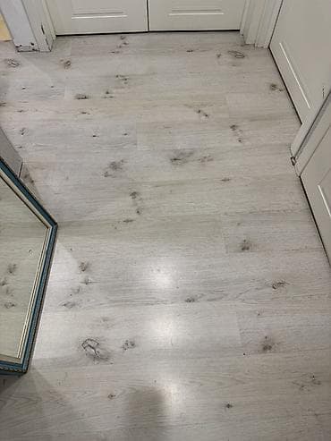 деревянные полы: Продаю Ламинат, светло-серый «дуб» с выраженной древесной текстурой и — 2