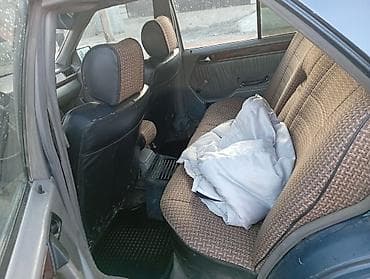 продаю компрессоры: Mercedes-Benz седан (серия W124), салон и интерьер. Описание: - — 2