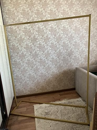 плечики: Напольная вешалка-стойка для одежды - Материал: металлический профиль — 1