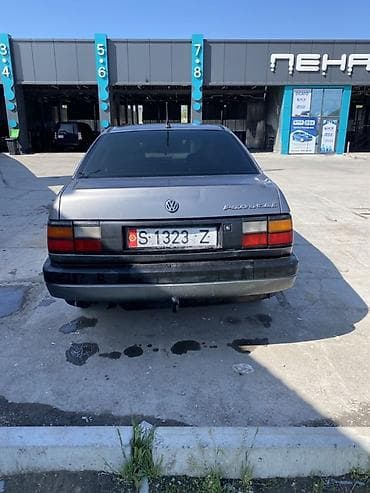 v klass: Volkswagen Passat: 1990 г., 1.8 л, Ручные, Бензин, Седан — 4