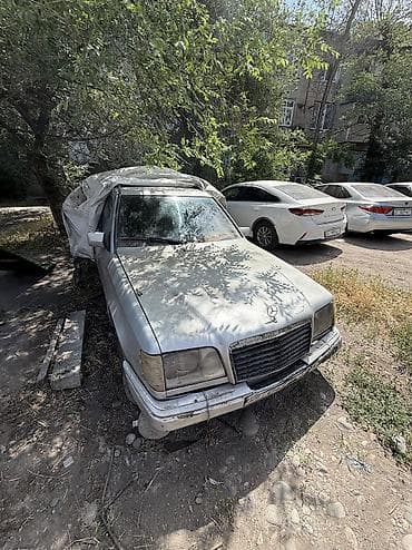 Mercedes-Benz W124: 1990 г.