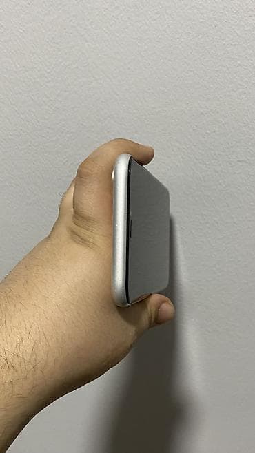 бэушный айфон 4: IPhone Xr, Б/у, 64 ГБ, Белый, Чехол, 81 % — 5