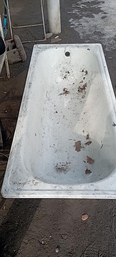 душевые поддоны: Металлическая ванна прямоугольной формы. - Материал: чугун с эмалевым — 1