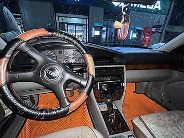 e 303: Audi 100: 1992 г., 2.8 л, Механика, Бензин, Седан — 3