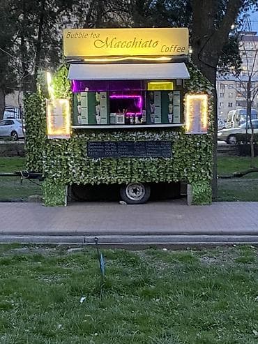 мойка кафе: Продаю кофейню на колесах Имеется холодильник, морозильник — 3