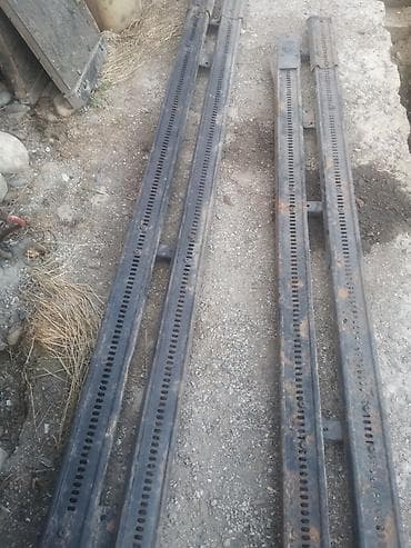 Продаю, боковая защита на грузовик. Длина 2,90 at lalafo.kg Продаю, боковая защита на грузовик. Длина 2,90