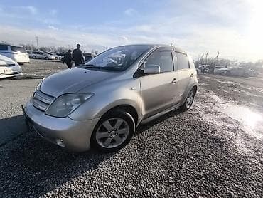 Toyota ist: 2003 г., 1.5 л, Автомат, Бензин, Хэтчбэк