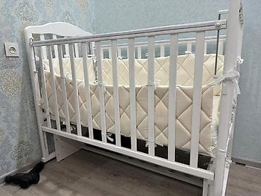 пеленальный камод: Детская кроватка с маятниковым механизмом, цвет белый. Особенности: - — 4